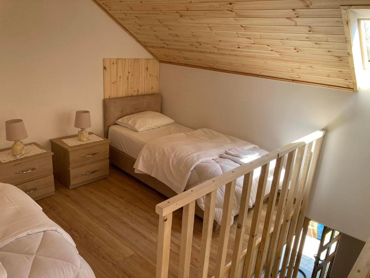 Sokaku I Te Marreve Guesthouse ジロカストラ エクステリア 写真