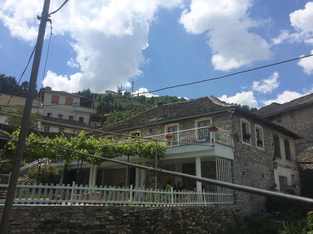 Sokaku I Te Marreve Guesthouse ジロカストラ エクステリア 写真